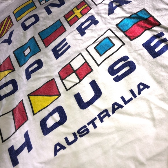 Thrifted Sydney Opera House Graphic Tee - Picture 4 of 5